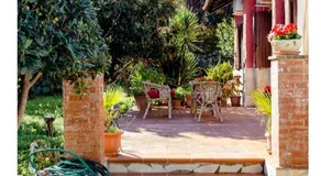 \"Villa Angela\" con terrazza, giardino in comune e Wi-Fi - Image 2