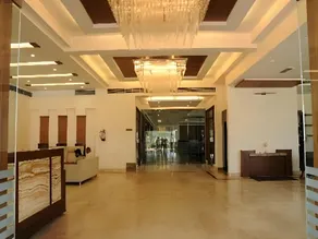 Hotel Solitaire Inn - Image 2