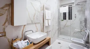 Mar House & Suites Guest House - Image 2
