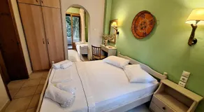 Skourgias Rooms - Image 2