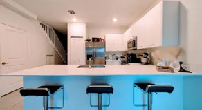 NEW House, Near Beaches, and MIA, Sleeps 8! - Image 5