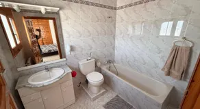 Amarella Costa Dorada - Apartamentos privados en villa mediterránea con amplia piscina y zonas BBQ - Image 5