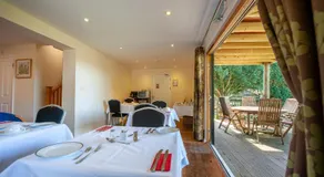 Oakside Lodge Guest House - Image 3