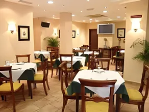 Hostal Plaza - Image 4