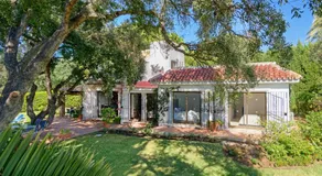 Villa with private pool and garden in Marbella - Image 5