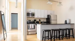 Beautiful 4br 2br Downtown Xing High Ceilings - Image 5