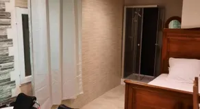 Chambre meublée indépendante, jacuzzi dans la chambre à 60110 Amblainville près de Paris - Image 2