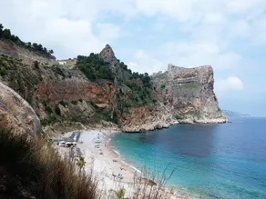 Villa côtière avec piscine - Image 2