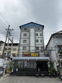 Hotel 9999 - Image 5