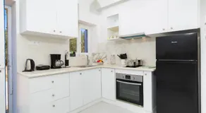 Blue Violet Apartment - Image 4
