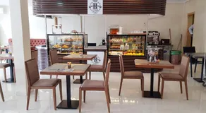 Hotel Free Zone - Image 3