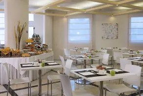 CDH Hotel Bologna - Image 2