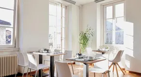 Lainez Rooms & Suites - Image 4