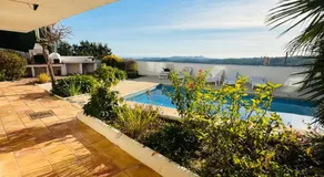 Exclusiva casa con vistas despejadas al mar y piscina privada - Image 4