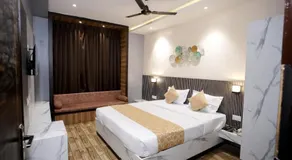 Hotel The Opulent - Image 2