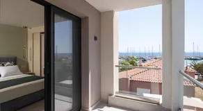 Endless Blue Luxury Suites - Image 4