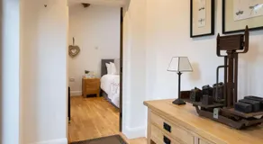 Buttercup - Super King Ensuite Room in Sidlesham - Image 2