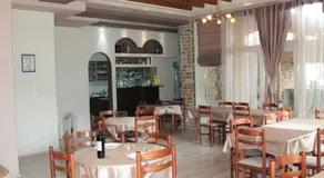 Krystal Hotel - Image 4