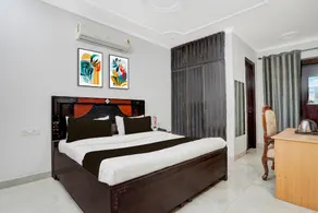 Super Townhouse Sector 46 Huda Market - Image 2