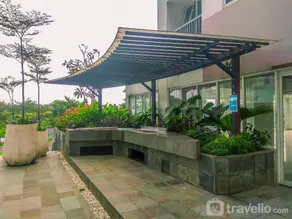 Cozy Living Studio Grand Sentraland Karawang Apartment By Travelio - Image 3