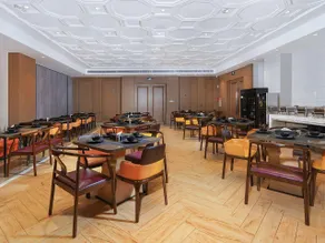 Vienna International Hotel 5.0 Guangdong Lianjiang Avenue Administrative Center - Image 3