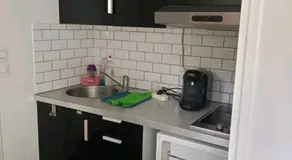 FamousHouse - Image 4