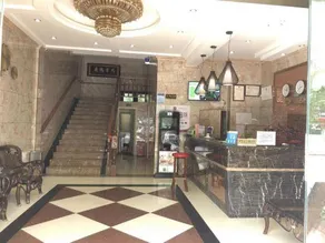 Ningqin Business Hotel - Image 4