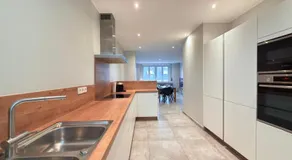 Spacious 3 bedrooms w parking in Limpertsberg - Image 3