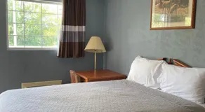 Deerfield Inn - Image 4