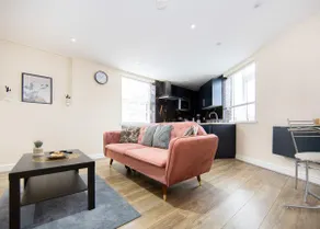 Cosy One Bedroom Flat - Fantastic Location - Image 2