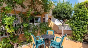 Pretty Bungalow With Private Garden - Image 4