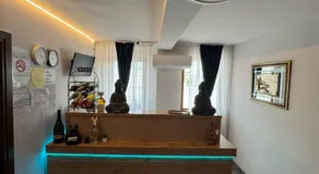 Hotel Imperium & Pool - Image 4