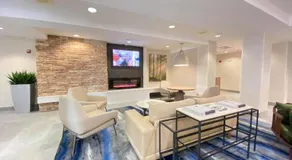 Fairfield Inn & Suites by Marriott Waco North - Image 2