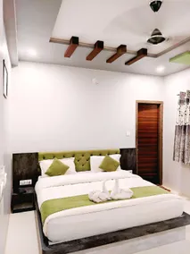 Hotel Indrayani - Image 4