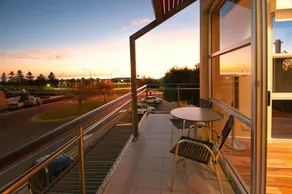 Semaphore Blue Apartments - Image 5