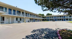 Motel 6-Redding, CA - Central - Image 5