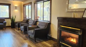 Luxury Inn & Suites - Image 2