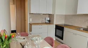 Modern and beautiful two-bedroom apartment, WiFi and parking - Image 2