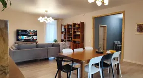 HYGGE HOME уютный коттедж с террасой и баней для проживания нескольких семей - Image 3