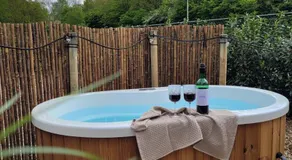 Tinyhouse 2 pers met privé hottub - Image 3