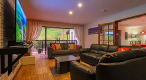 Kings Boutique Hotel - Image 2
