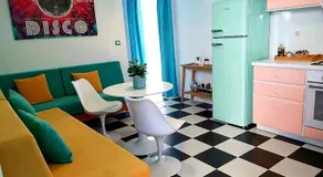 Nostalgia Retro Suites - Image 3