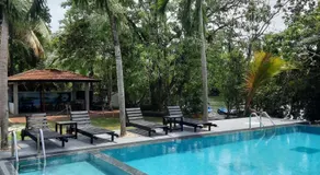 Silver Lake Villa & Boat Safari - Image 3