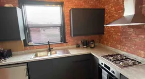 1 bed flat with parking near town centre - Image 4