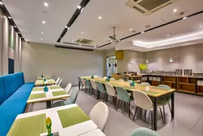 Home Inn Style Ningbo Eastern New City Convention Center - Image 5