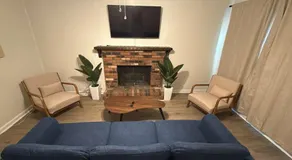 Newly Renovated 3 Bedroom House in Lakewood! - Image 3
