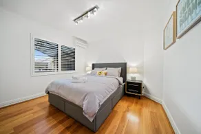 Entire home in Scarborough - Image 2