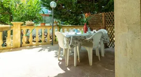 Ferrari Apartment - Image 5