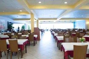 Majestic Hotel & Spa - Image 5