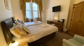 Cedar Lodge - Image 2